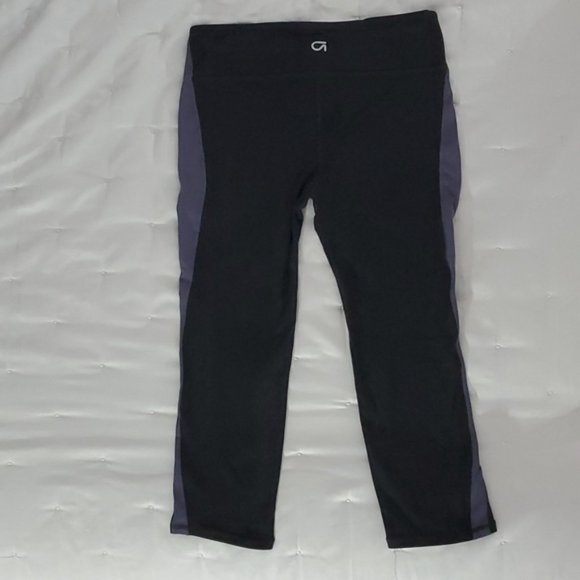 Gap Body Fit Cropped Workout Leggings- Small - Picture 5 of 11